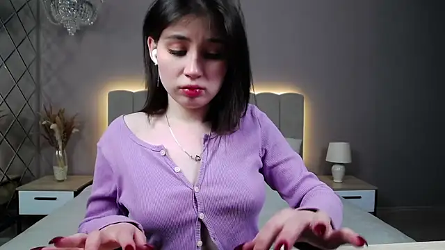 DianaMello online show from November 16, 2025, 4:29 am