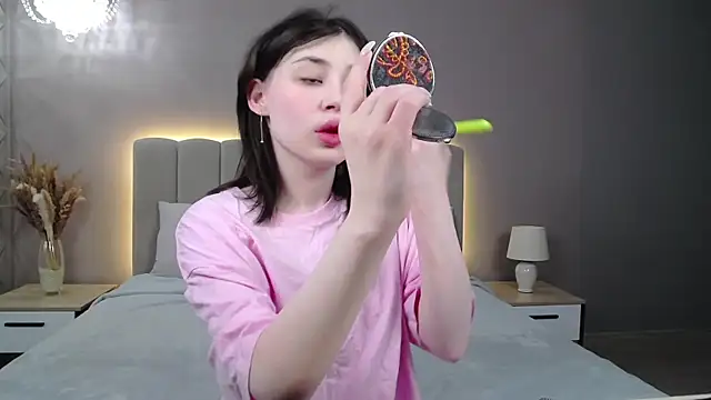 DianaMello online show from December 19, 2025, 6:31 am