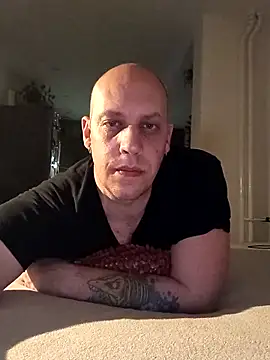 Snapshot of Kobradera1984 chatting on March 4, 2026, 10:49 pm Kobradera1984 online show from March 4, 2026, 10:49 pm