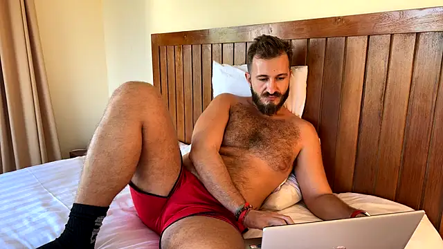 mrmaxiy online show from April 17, 2026, 8:17 am