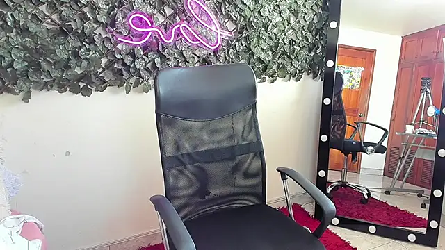 Samanta Ortiz online show from December 1, 2025, 7:19 pm