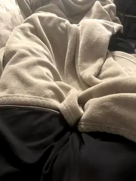 4dagals online show from October 3, 2025, 8:11 am