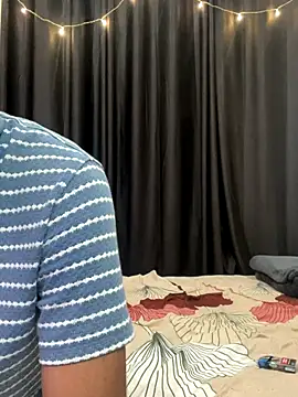 vickyandtania online show from December 14, 2025, 5:18 pm