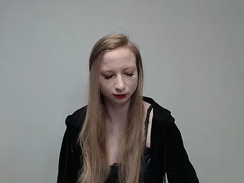 sophieryder online show from April 4, 2026, 8:12 am