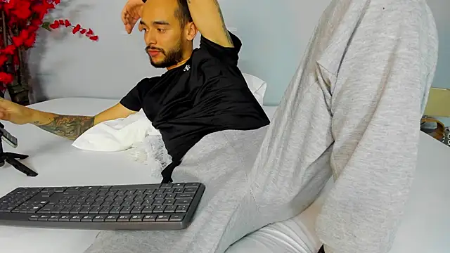 2 fire online show from November 8, 2025, 8:18 pm