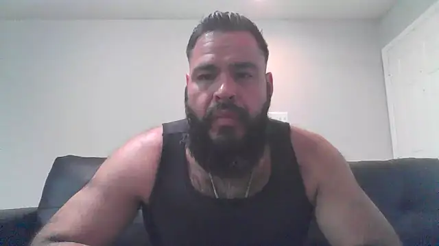 Snapshot of BigJohnBear39 chatting on October 6, 2025, 10:51 pm BigJohnBear39 online show from October 6, 2025, 10:51 pm