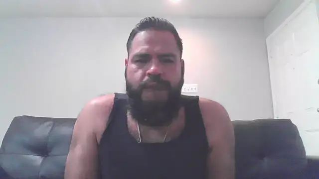 Snapshot of BigJohnBear39 chatting on October 18, 2025, 5:10 am BigJohnBear39 online show from October 18, 2025, 5:10 am