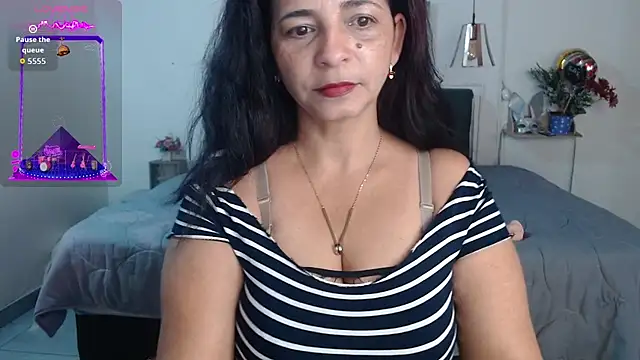 Snapshot of rosse_m chatting on October 7, 2025, 1:19 pm rosse m online show from October 7, 2025, 1:19 pm