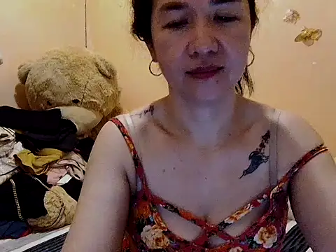 KissHott online show from October 25, 2025, 2:13 pm