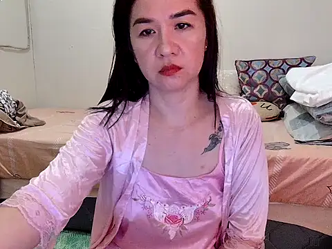 Snapshot of KissHott chatting on July 17, 2026, 9:08 pm KissHott online show from July 17, 2026, 9:08 pm