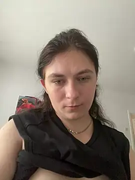 Snapshot of Twolatte1520 chatting on July 7, 2026, 12:53 pm Twolatte1520 online show from July 7, 2026, 12:53 pm