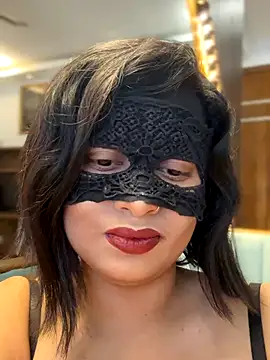 elza laana online show from November 3, 2025, 4:47 am