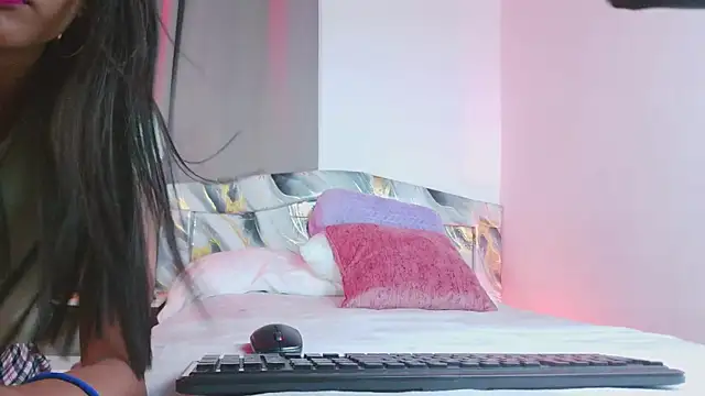 luna valen online show from November 21, 2025, 8:18 pm