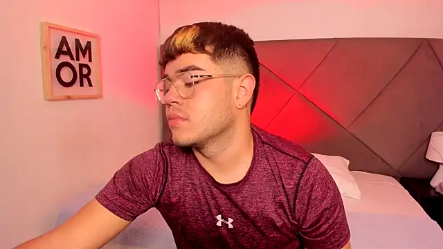 Snapshot of thiago_occonor chatting on November 4, 2025, 1:43 pm thiago occonor online show from November 4, 2025, 1:43 pm