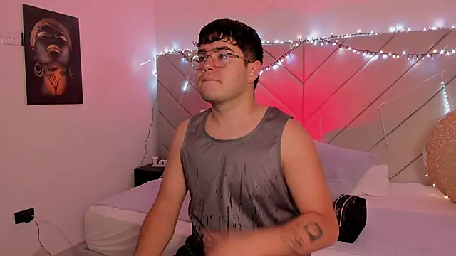 Snapshot of thiago_occonor chatting on November 18, 2025, 1:55 am thiago occonor online show from November 18, 2025, 1:55 am