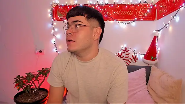 Snapshot of thiago_occonor chatting on November 24, 2025, 1:27 am thiago occonor online show from November 24, 2025, 1:27 am