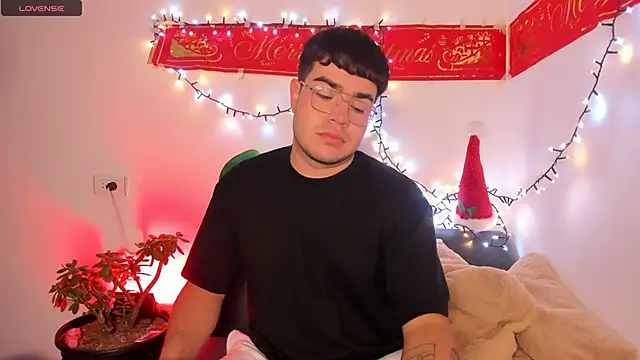 Snapshot of thiago_occonor chatting on December 3, 2025, 4:42 am thiago occonor online show from December 3, 2025, 4:42 am