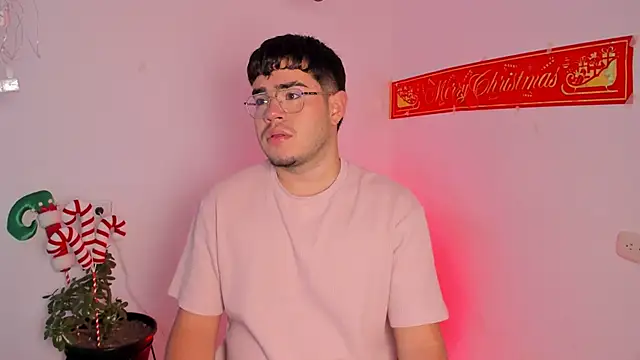 Snapshot of thiago_occonor chatting on December 17, 2025, 4:07 am thiago occonor online show from December 17, 2025, 4:07 am