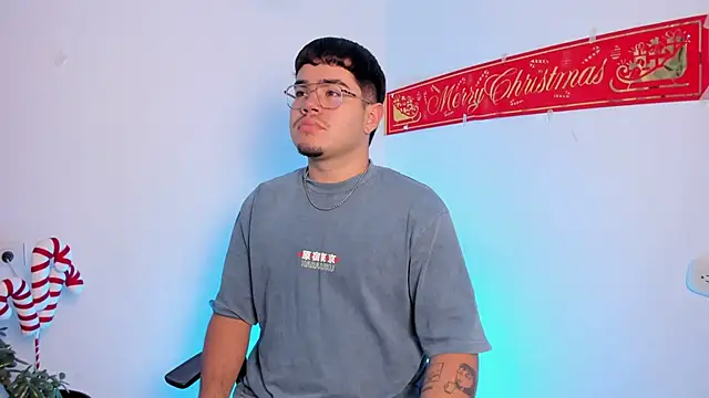 Snapshot of thiago_occonor chatting on December 19, 2025, 4:30 am thiago occonor online show from December 19, 2025, 4:30 am