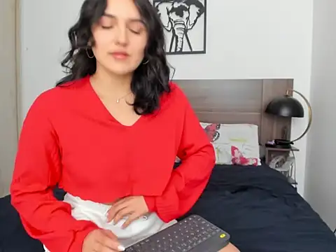 CutieHott online show from October 4, 2025, 4:27 pm