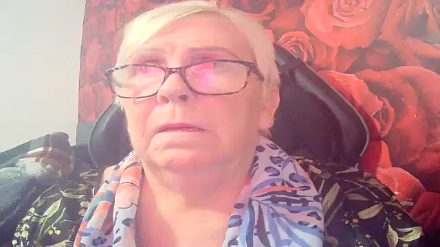 Playful MILF Demi online show from February 26, 2026, 8:57 am