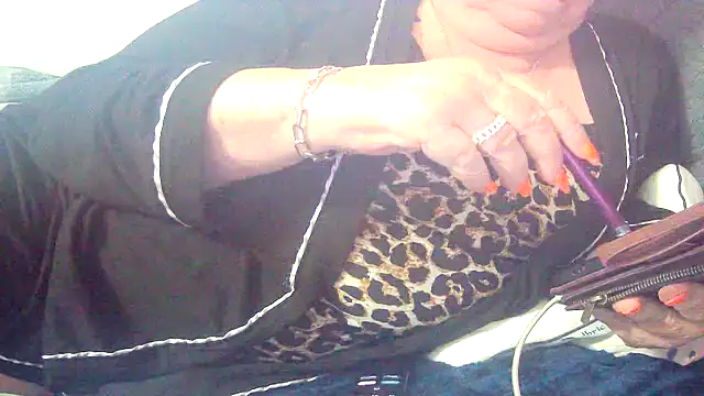 Playful MILF Demi online show from March 20, 2026, 12:37 am