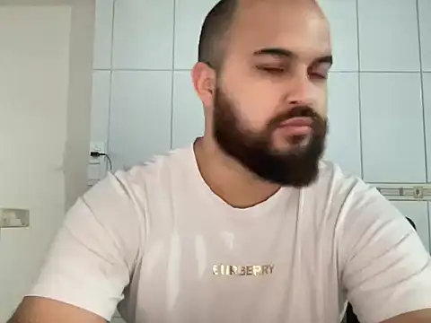 Snapshot of mayday2025m chatting on December 1, 2025, 11:37 am mayday2025m online show from December 1, 2025, 11:37 am