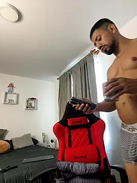 Ezzio Scolaro online show from October 29, 2025, 12:29 pm