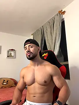 Ezzio Scolaro online show from November 13, 2025, 11:47 pm