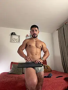 Ezzio Scolaro online show from April 21, 2026, 1:42 am