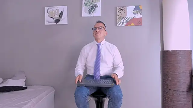  axelking  online show from October 20, 2025, 11:43 am