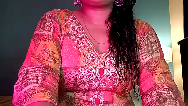 Snapshot of horny_milf_couple chatting on July 16, 2026, 4:46 pm horny milf couple online show from July 16, 2026, 4:46 pm