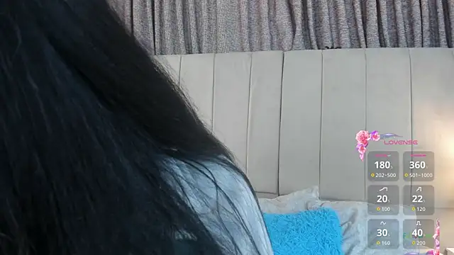 alahia hank online show from November 5, 2025, 6:08 pm