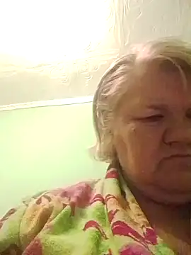 LusiyaGold5 online show from November 28, 2025, 10:12 pm