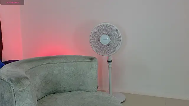 angel kyrozz online show from March 13, 2026, 7:20 pm