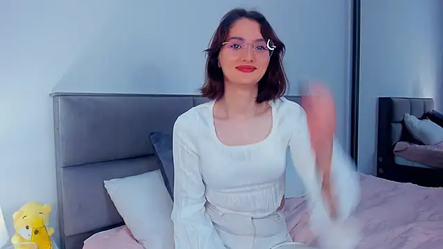 LorrieDegonia online show from October 30, 2025, 4:03 am