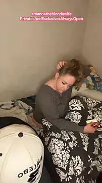 amandatheblondewife online show from April 10, 2026, 7:13 am