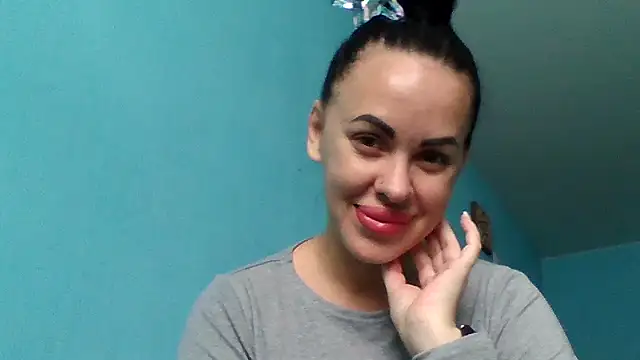 Stefaniyaxq online show from October 5, 2025, 9:29 am