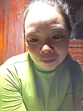 miomio-12 online show from November 7, 2025, 1:44 pm