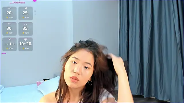 kim sua online show from October 25, 2025, 2:13 pm