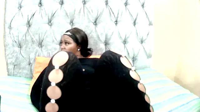 Lollilips105 online show from December 2, 2025, 6:03 pm