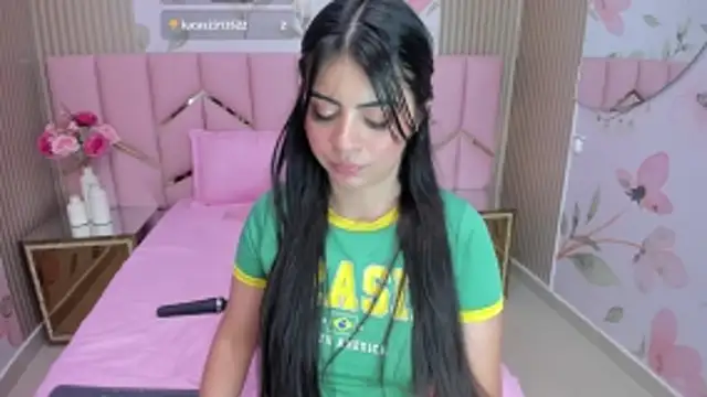 Laia 18 online show from November 15, 2025, 1:36 am