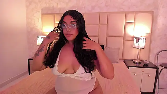 CatalinaCoopper online show from October 13, 2025, 4:56 am