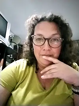 -saraqueen- online show from November 9, 2025, 5:17 am