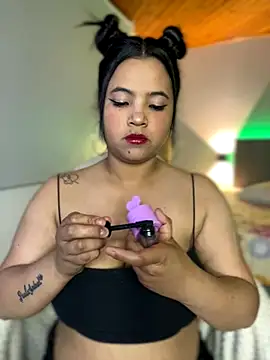 Emmi boobs online show from October 9, 2025, 2:31 am