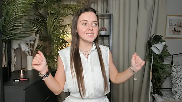 ThelmaJusto online show from October 25, 2025, 2:02 pm