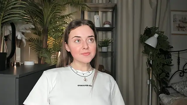 ThelmaJusto online show from November 22, 2025, 3:11 pm