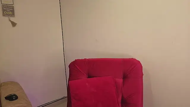 Catherine     online show from November 13, 2025, 2:10 am