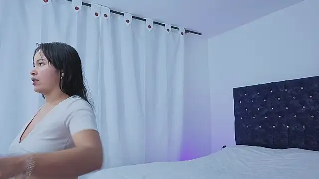 Catherine     online show from November 25, 2025, 2:00 am