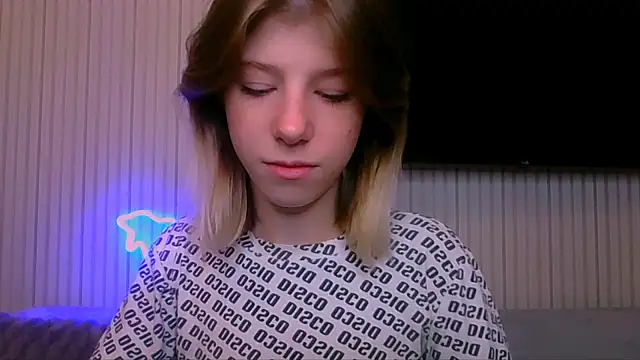 Snapshot of Bellacams chatting on October 16, 2025, 6:09 pm Bellacams online show from October 16, 2025, 6:09 pm